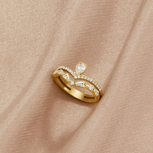 18K Gold Lilly Crystal Ring