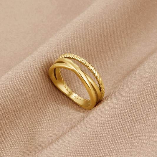 Ara Twisted Crossed Ring
