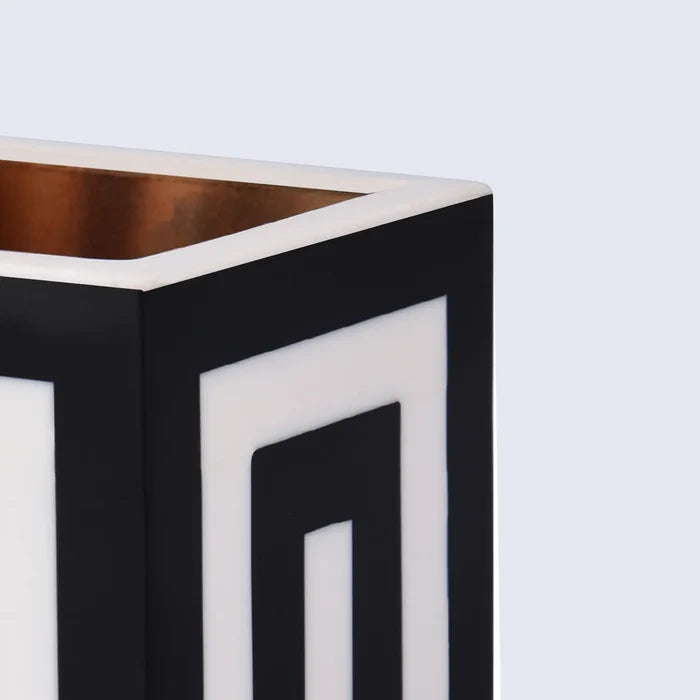 Concentric Resin Inlay Desk Organizer | Black & White | 3x4"