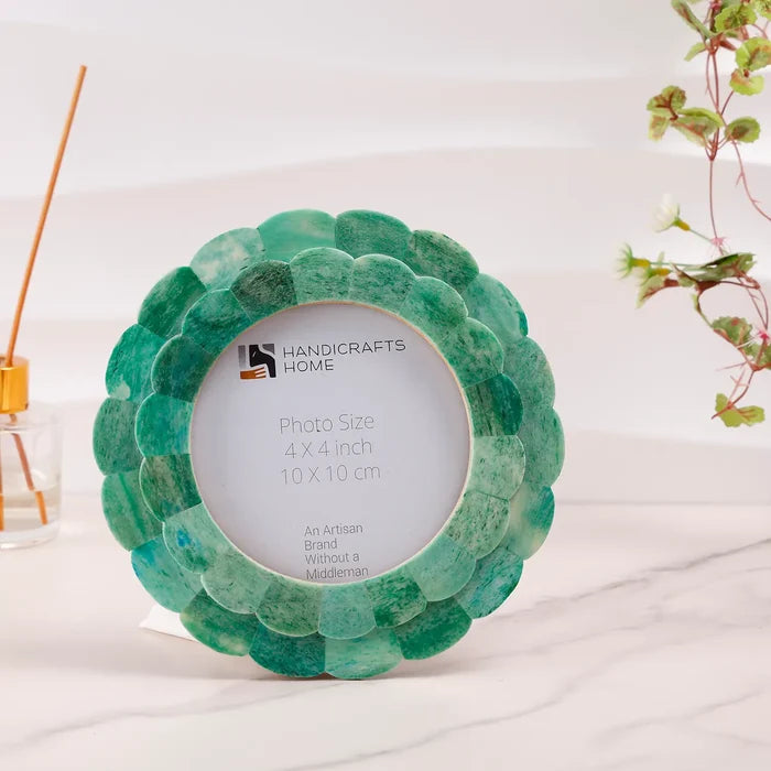Scalloped Picture Frame | Green Bone Inlay | 4 In Round Photo Frame