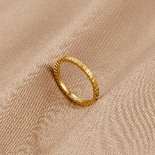 Vera Gold Ring