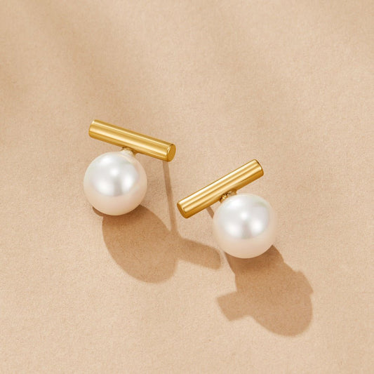 Yuna Pearl Stud Earrings